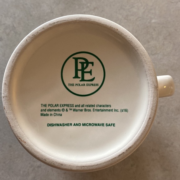 Polar Express Mugs 14 Oz Exc Shape DW & MW Safe Unused - Picture 9 of 13